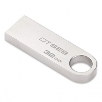 金士顿SE9，32GB金属U盘（USB2.0） 银色亮薄