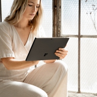 微软（Microsoft）Surface Pro 6 二合一平板电脑笔记本 12.3英寸（第八代Core i5 8G 256G SSD）典雅黑