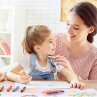 得力72077，24色盒装学生水溶性旋转油画棒/儿童可水洗蜡笔绘画笔炫彩棒