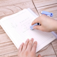 得力71085，创意简约中小学生儿童用擦得干净像皮擦卡装