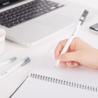 得力A025，素印象0.5mm学生黑色中性笔，0.5子弹头水笔签字笔