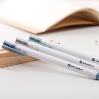 得力A025，素印象0.5mm学生黑色中性笔，0.5子弹头水笔签字笔