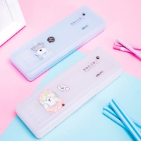 得力70856，带笔插设计汪星人文具盒(1/12/144)学生儿童多功能铅笔盒小巧便携耐用塑料文具盒